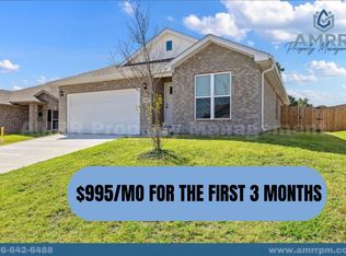 1005 SW 3rd St, Gentry, AR 72734