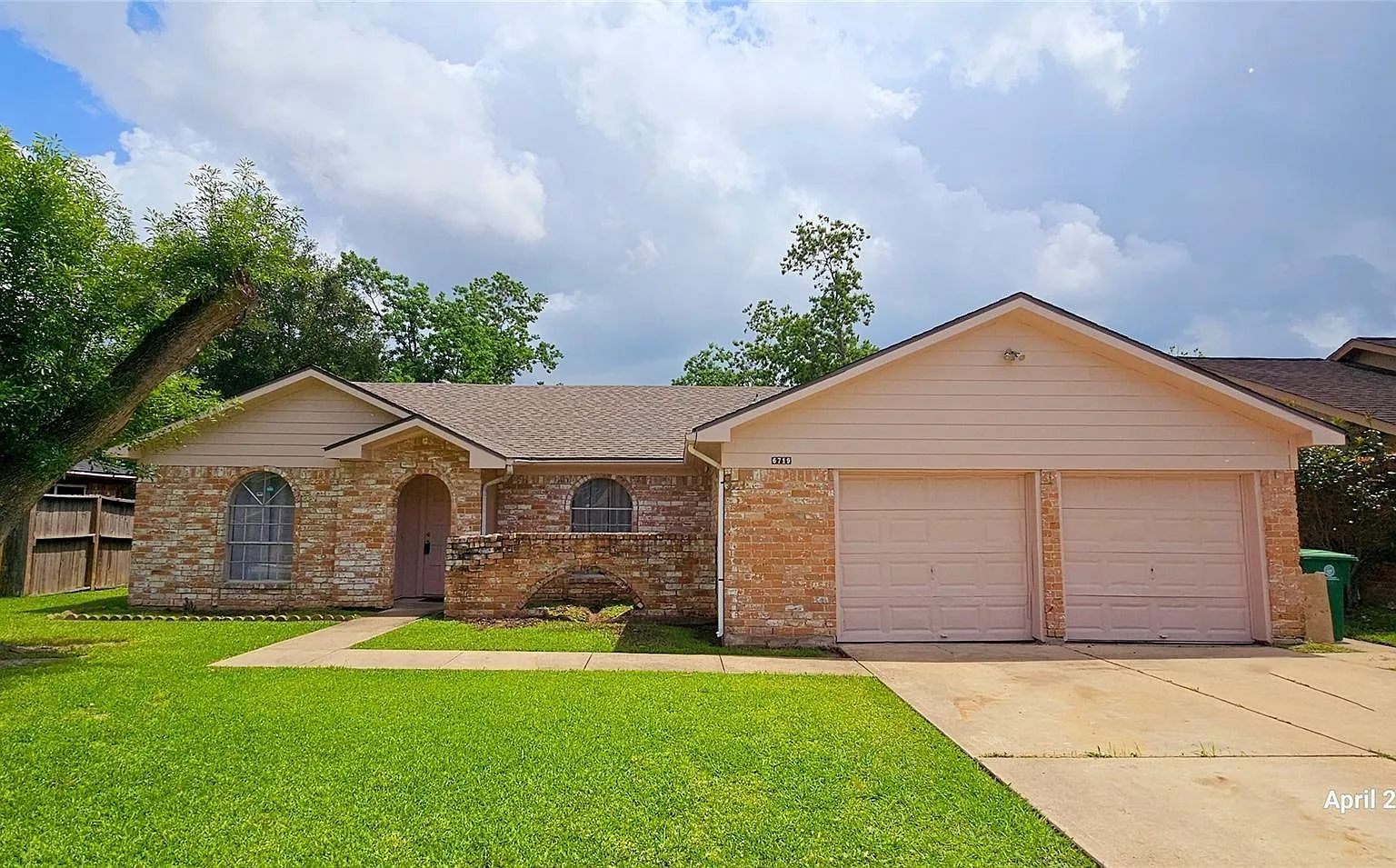 4 bed, 2.0 bath, 1670 sqft, $1,925 — Photo 1