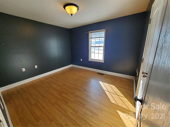 5th image of 3239 Blue Sky Ct