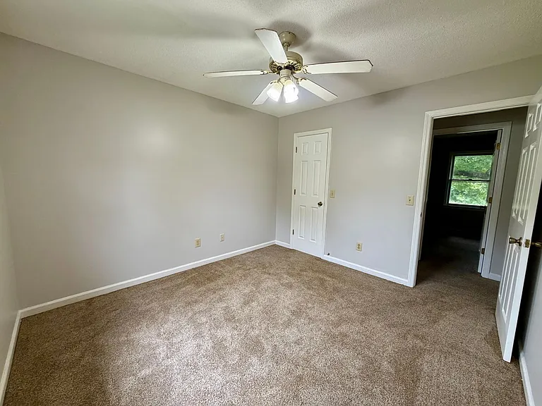 70 Frost Wood Ct — Photo 7