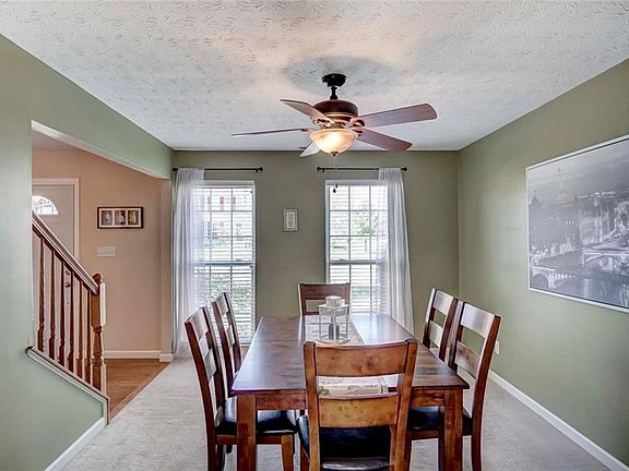 3rd image of 2445 Featherston Dr