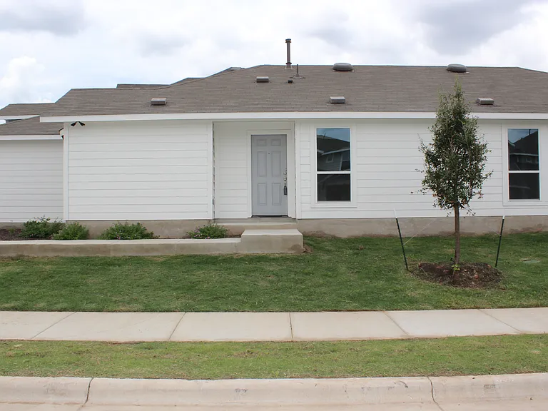 108 White Dunes Dr — Photo 2