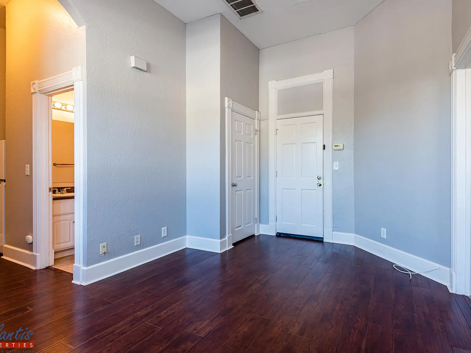 1 bed, 450 sqft, $2,545 — Photo 3