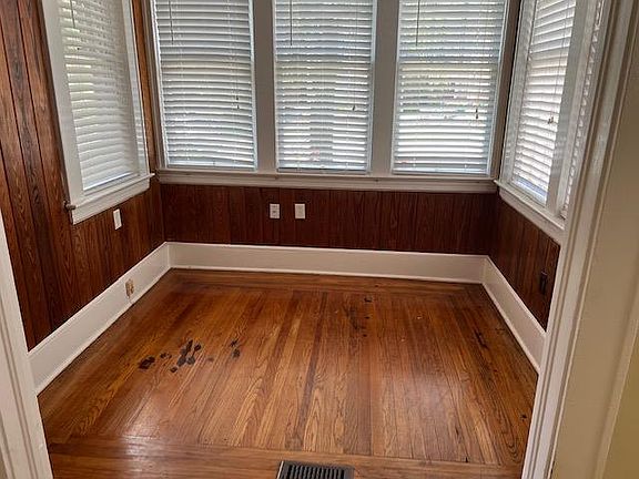 5th image of 2832 Herschel St