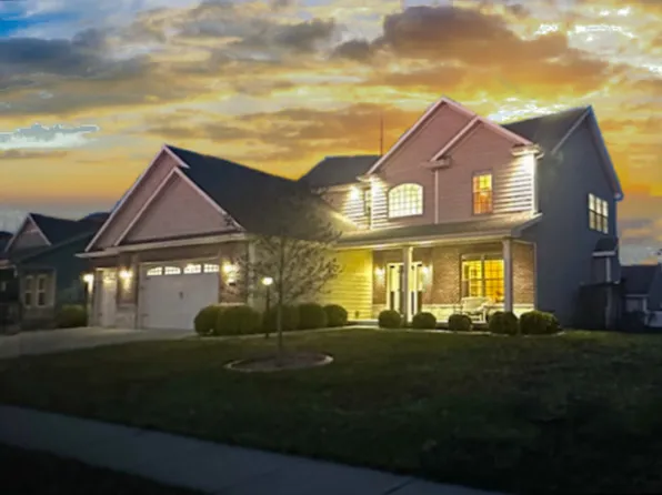 310 Capitol St, Savoy, IL 61874