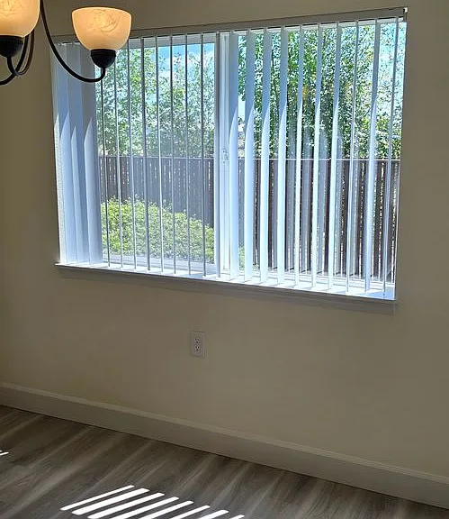 Winfou06-Columbia Village Apartments — Photo 28