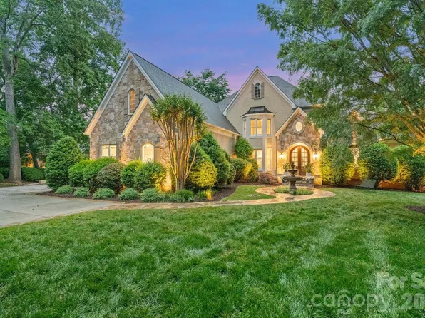 106 Hadley Harbor Ct, Mooresville, NC 28117