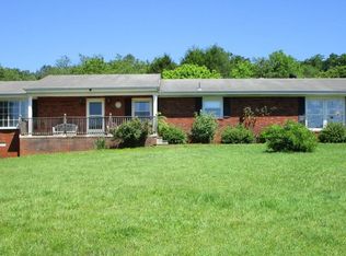 12 Clyde St, Franklin, NC 28734