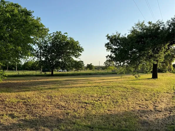 18327 Gholson Rd, Waco, TX 76705