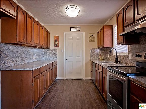 4th image of 26 Hollybrook Dr
