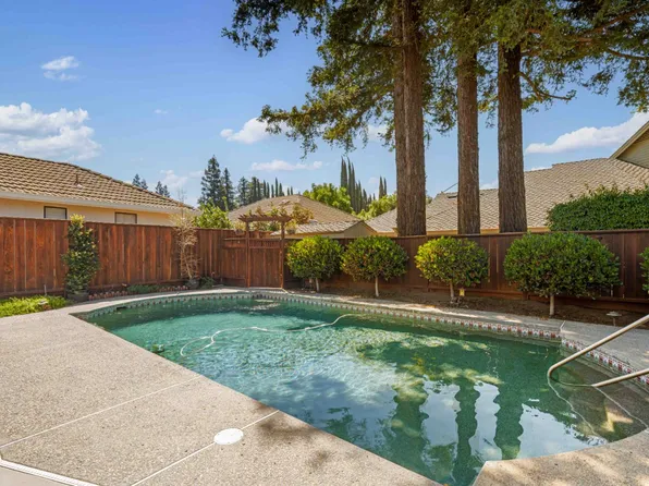 3829 Mondrian Dr, Modesto, CA 95356