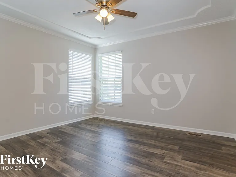 11108 N Lewis Ave — Photo 8