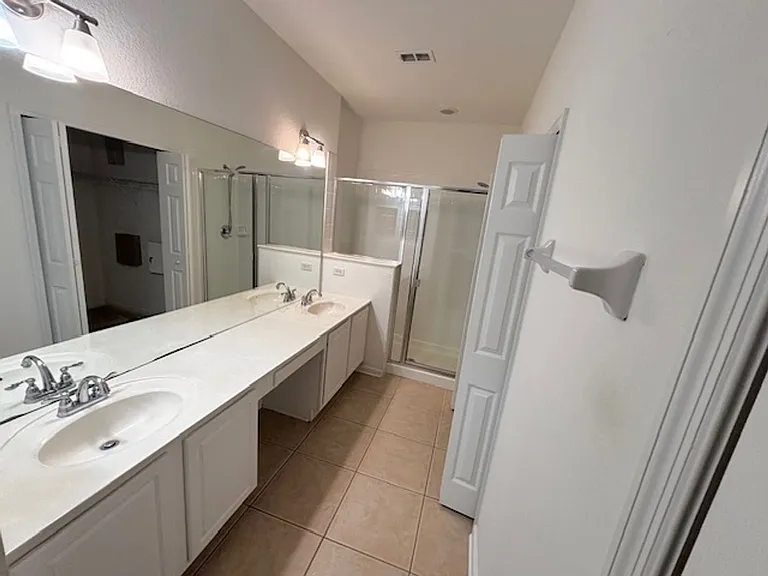 520 Hockendale Cv — Photo 10