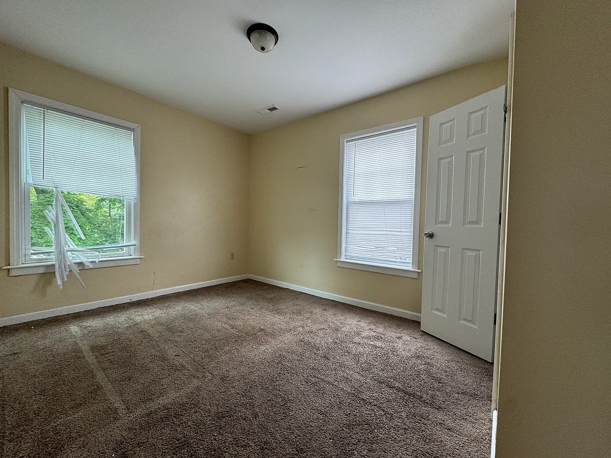 Building Photo - 152 Lamberton St #2B