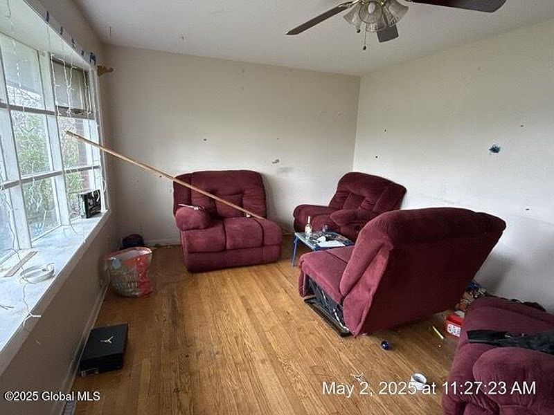 3rd image of 3339 Woodlawn Avenue