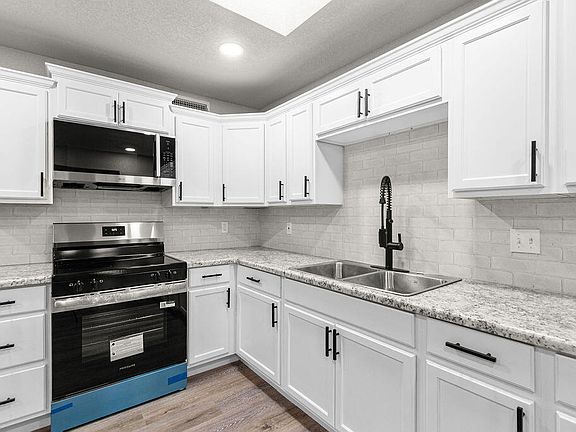 5th image of 808 NW 5th St