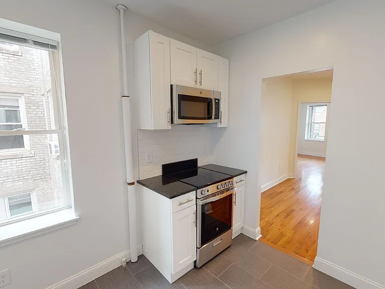 123 Sutherland Rd #G — Photo 5