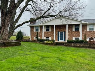 1215 Withers Dr, Maryville, TN 37804