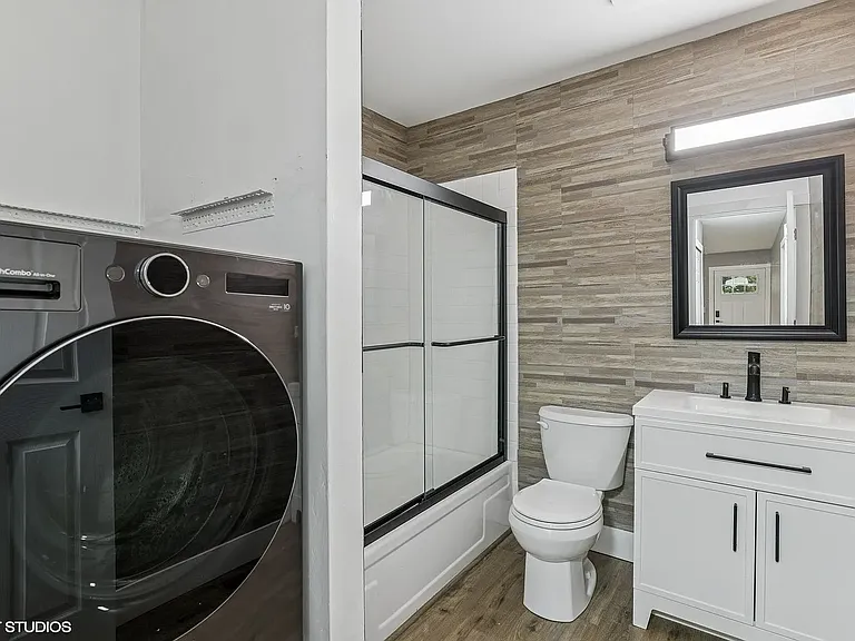 350 Meadow Ct — Photo 9