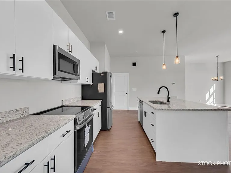 1038 Homestead Way St — Photo 12