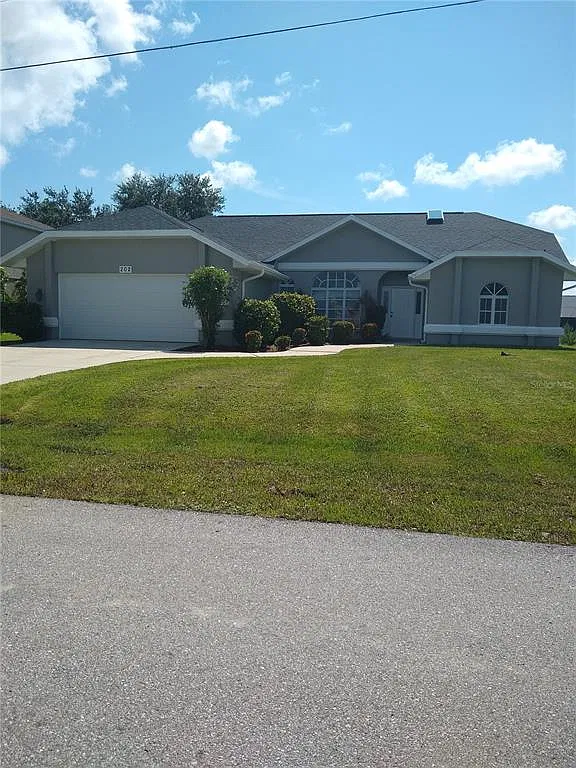 3 bed, 3.0 bath, 2182 sqft, $2,000 — Photo 1