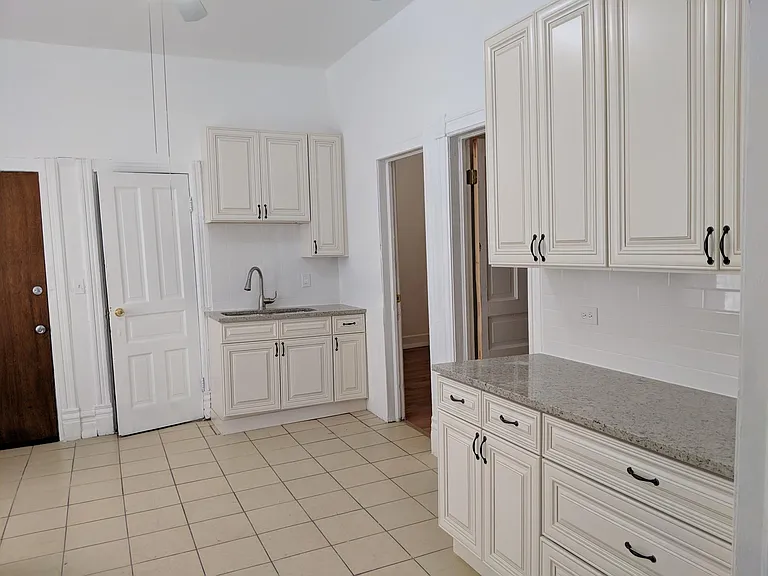 2354 S Albany Ave #1-F — Photo 6