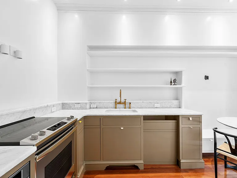 320 Tappan St #1 — Photo 5
