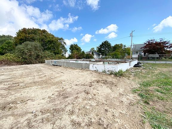 4th image of 118 Prospect St