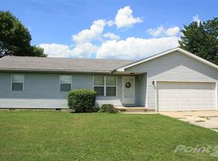 107 Robinson Rd, Salem, IL 62881