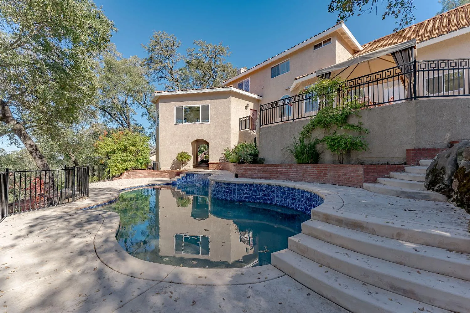 3354 Adam Ct photo 1