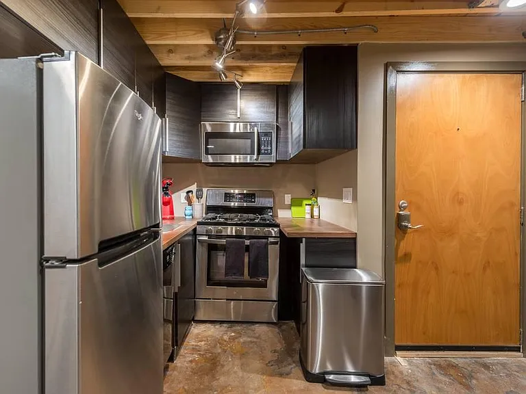 3100 Commerce St #140 — Photo 12