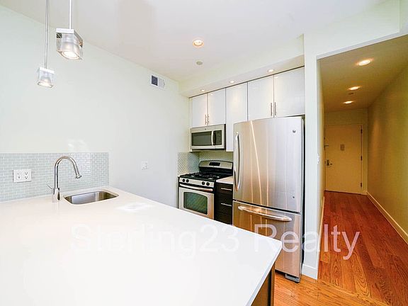 3rd image of 27-04 Hoyt Ave S #5A