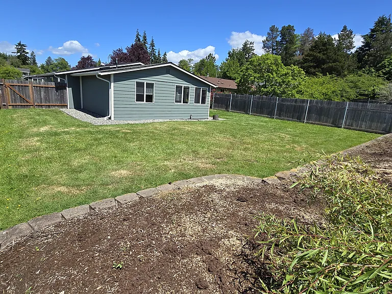 702 Montgomery St — Photo 8