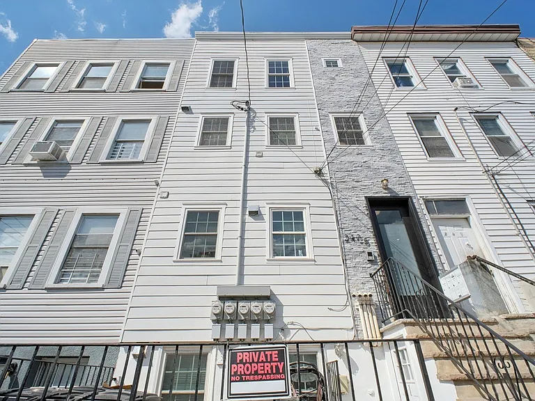 240.5 South St #4 — Photo 17