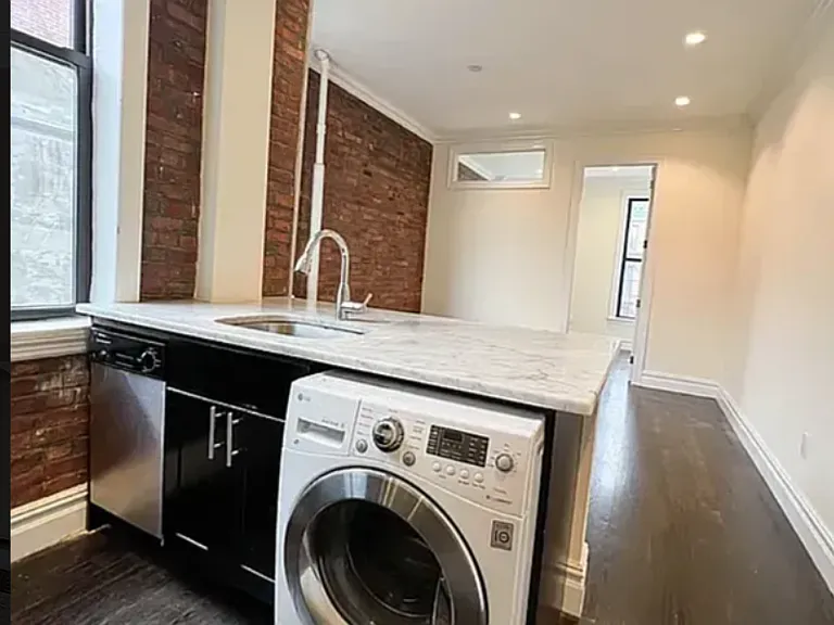 128 2nd Ave #1219 — Photo 3