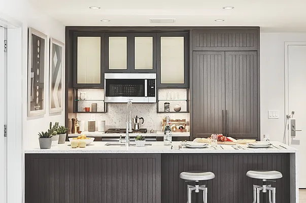 Rented by Extell Marketing Group LLC | media 21