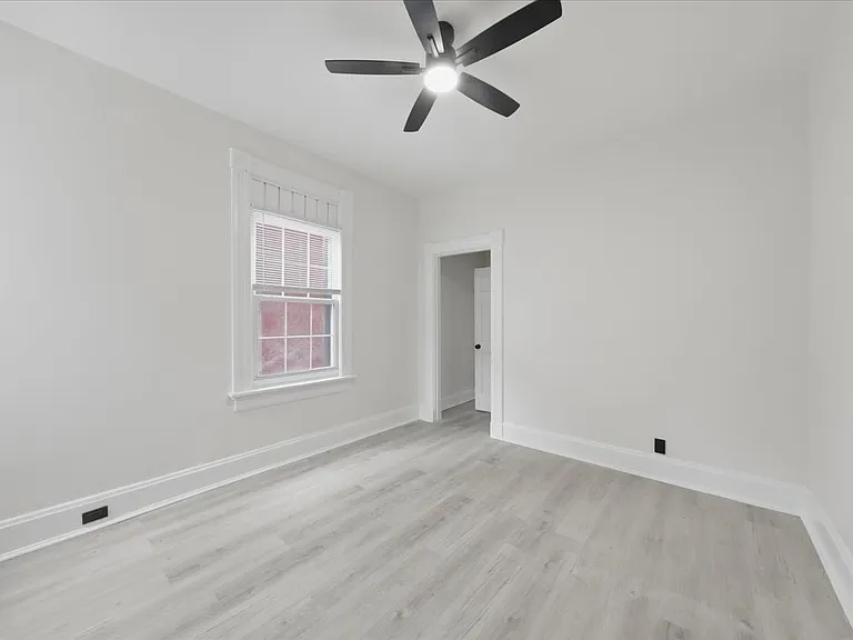 2502 Halstead St — Photo 22