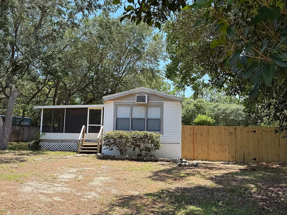 5635 Government Dr