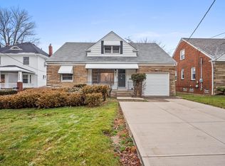 4963 Mayfield Rd, Lyndhurst, OH 44124
