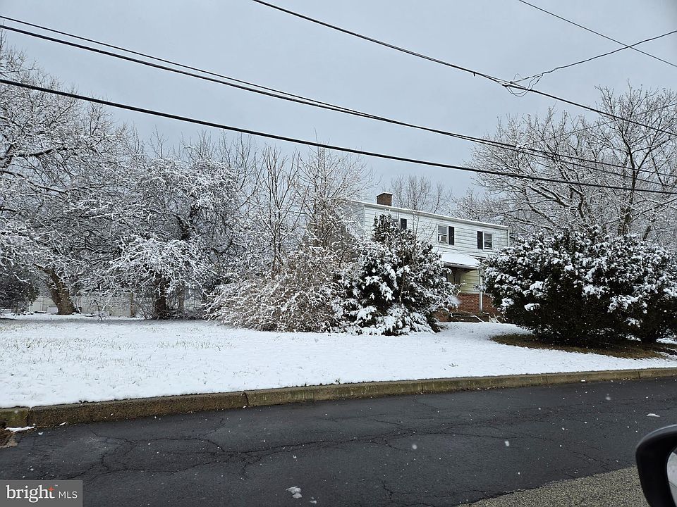 2nd image of 202 Chelsea Ave