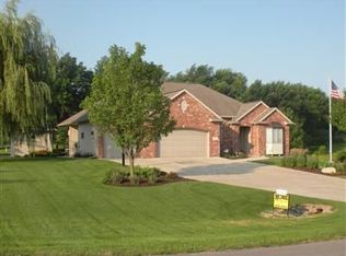 10 Fairway Dr, Wahoo, NE 68066