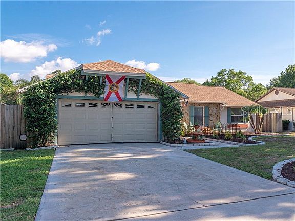 2nd image of 14916 Coldwater Ln