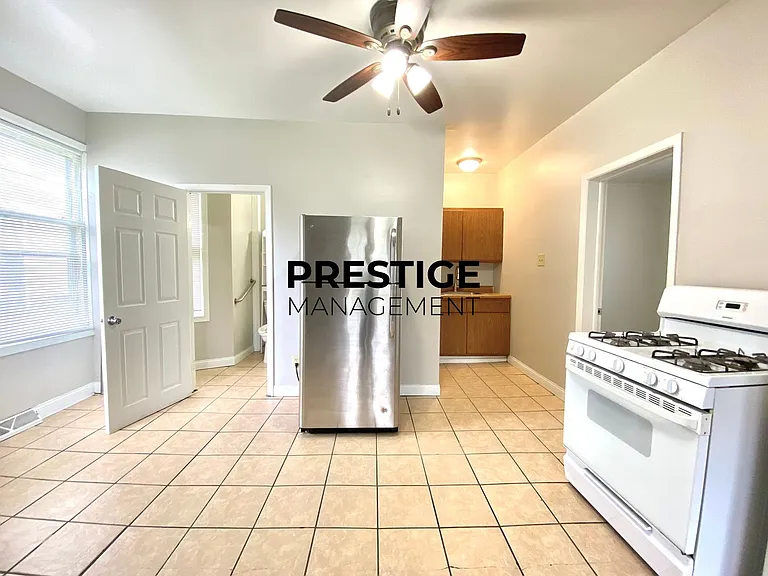 4724 Pine Ave #26 — Photo 4