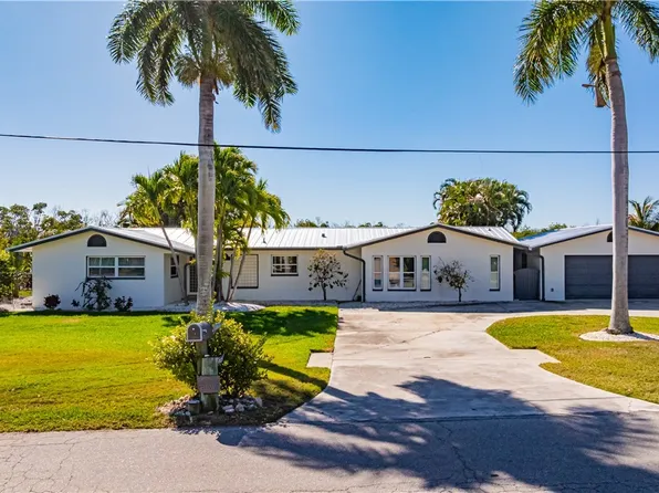 2579 8th Ave, Saint James City, FL 33956