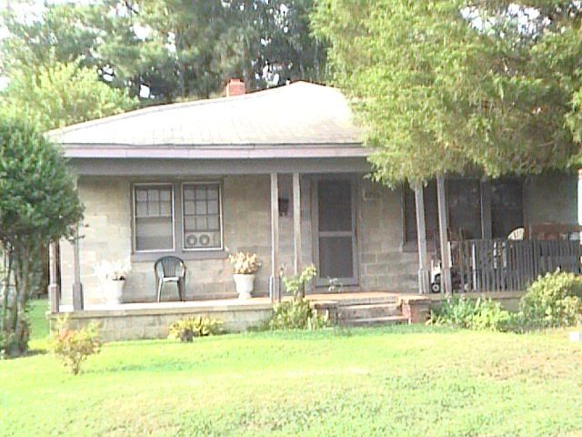 2nd image of 717 Lincoln St S