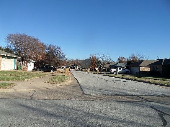 3rd image of 4608 Royal Springs Dr