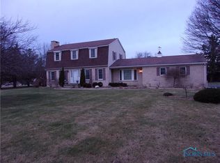 9452 Devils Hole Rd, Bowling Green, OH 43402
