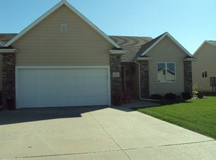 4029 Sandalwood Dr, Grand Island, NE 68803