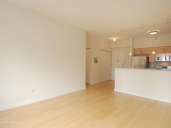 4th image of 516 W 47th St APT S7h
