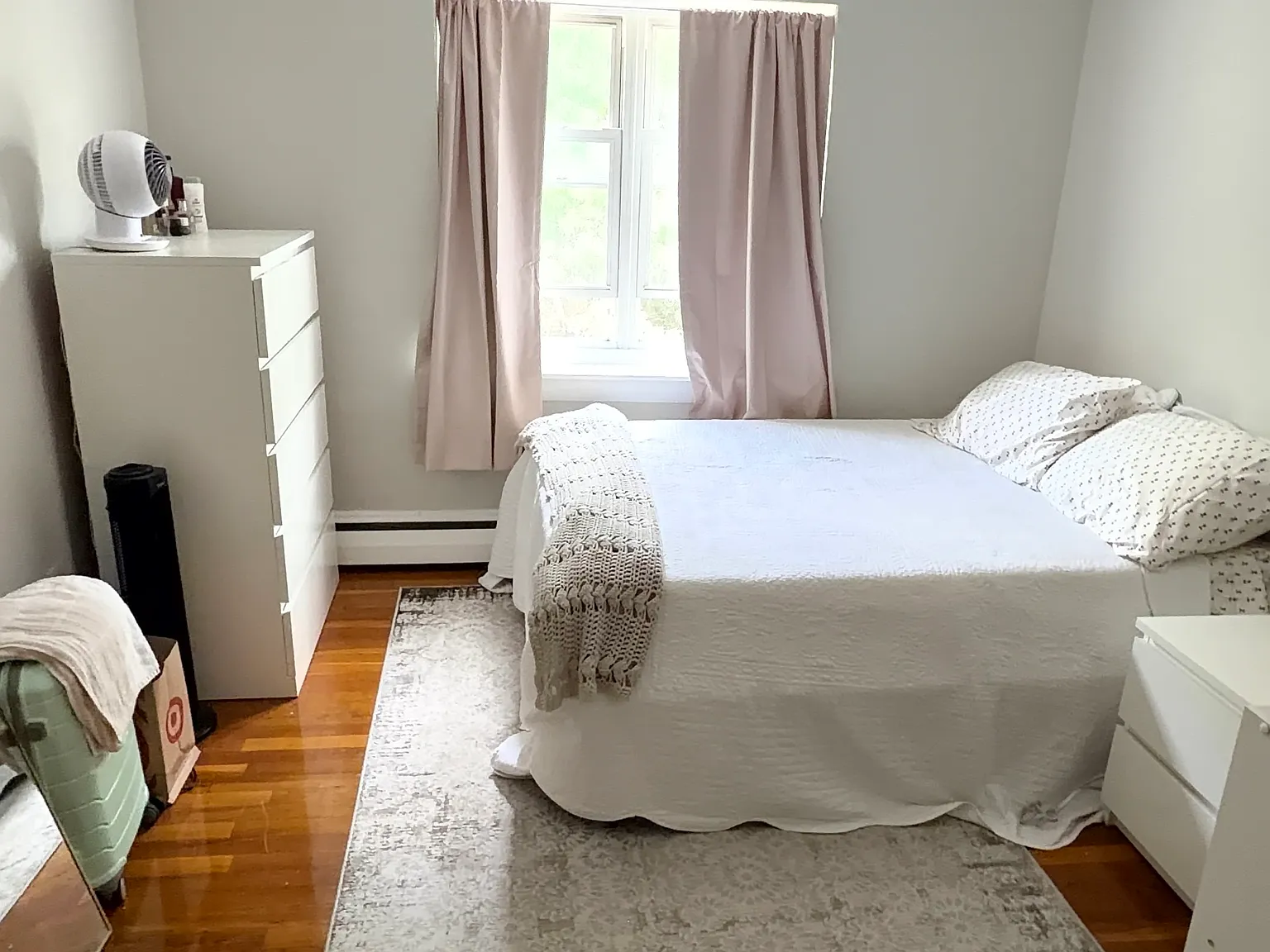 2 bed, 700 sqft, $3,100 — Photo 4